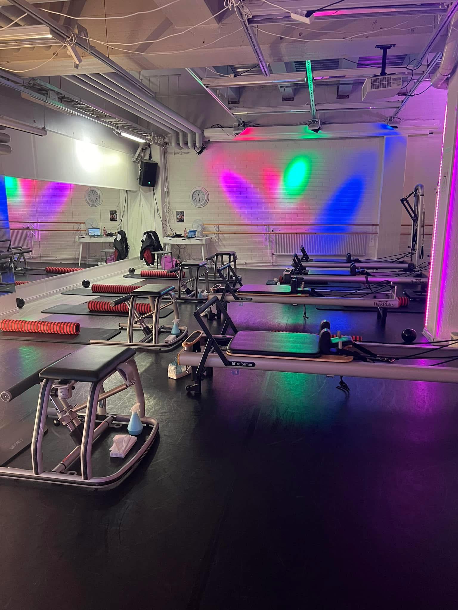 Pilates Ateljé Porvoon toimipiste Reformeri, chair and foamroller
